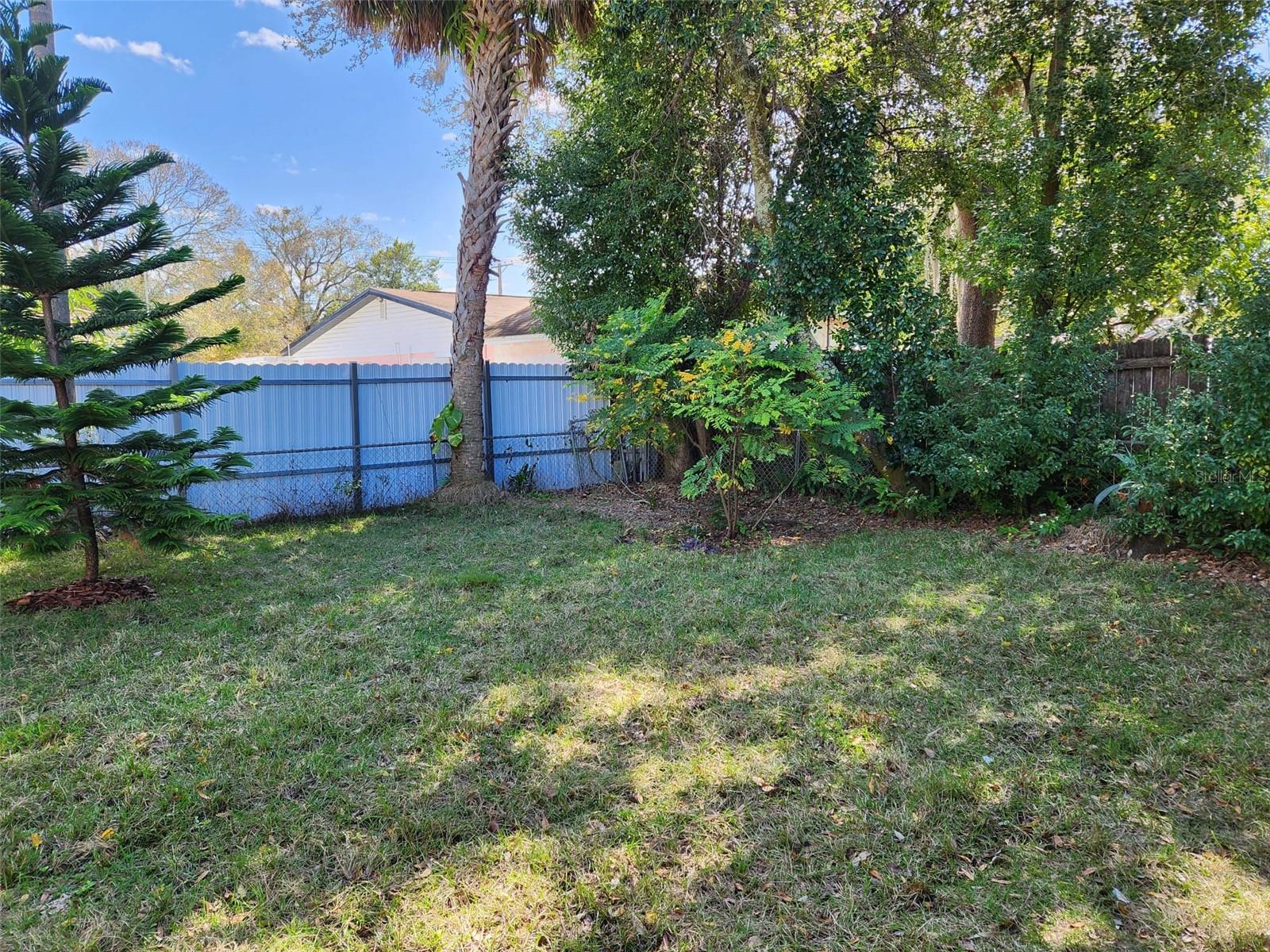 12109 N EDISON AVE