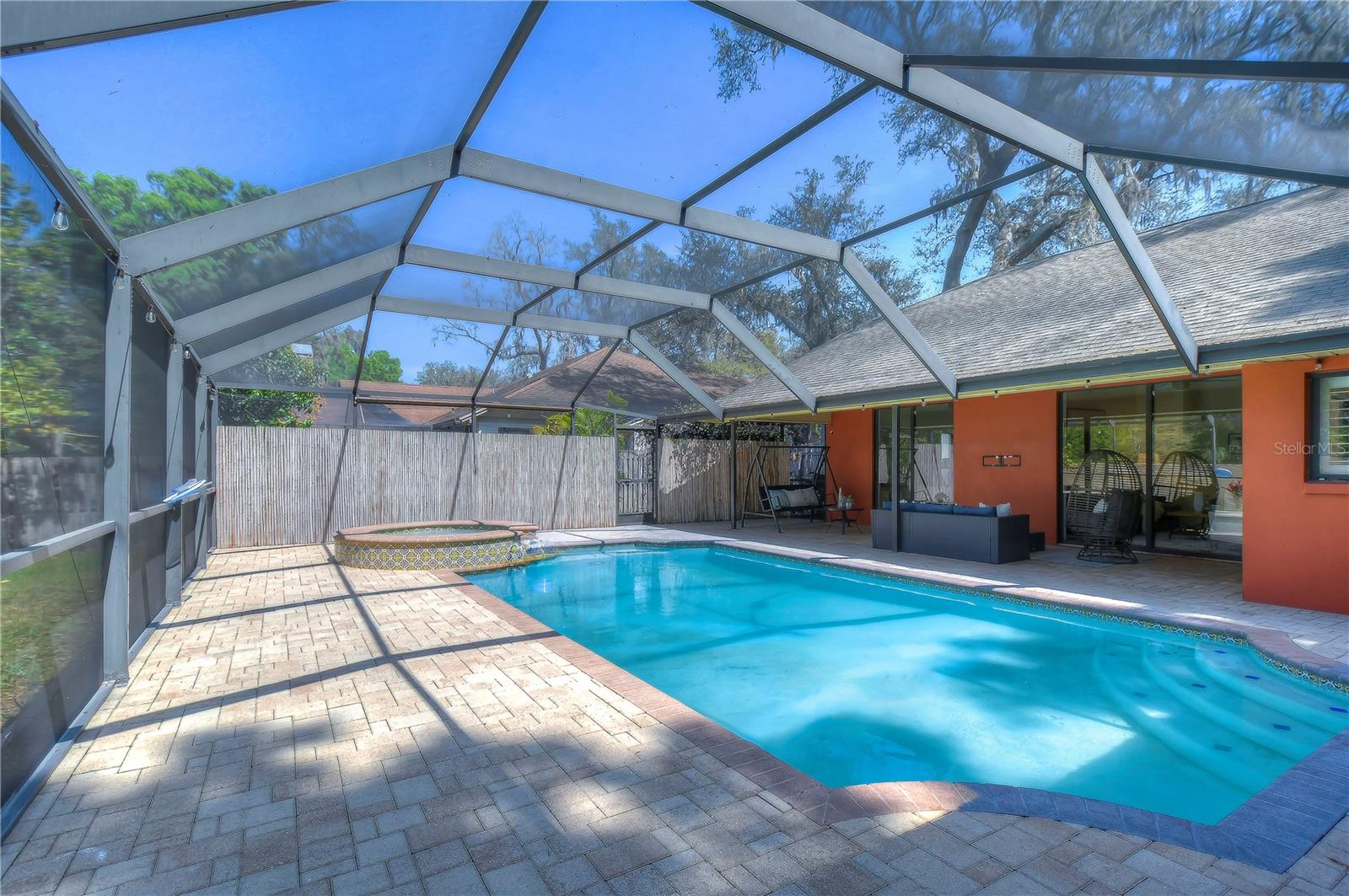 1521 WATERWOOD DR