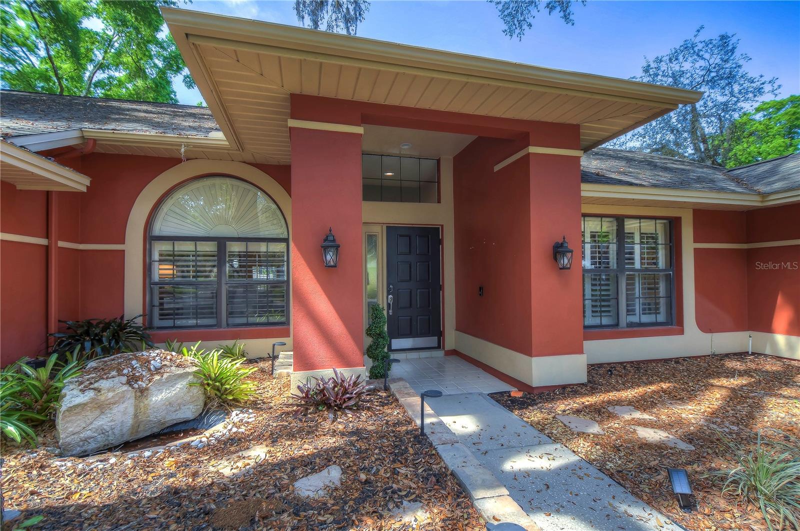 1521 WATERWOOD DR