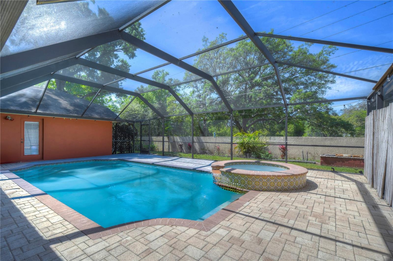 1521 WATERWOOD DR