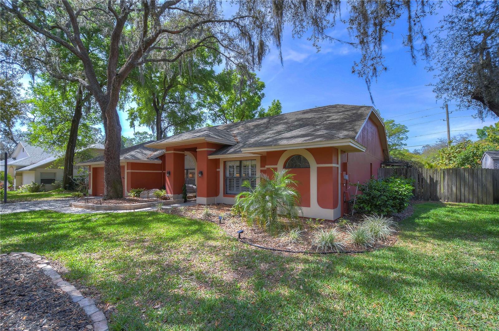 1521 WATERWOOD DR