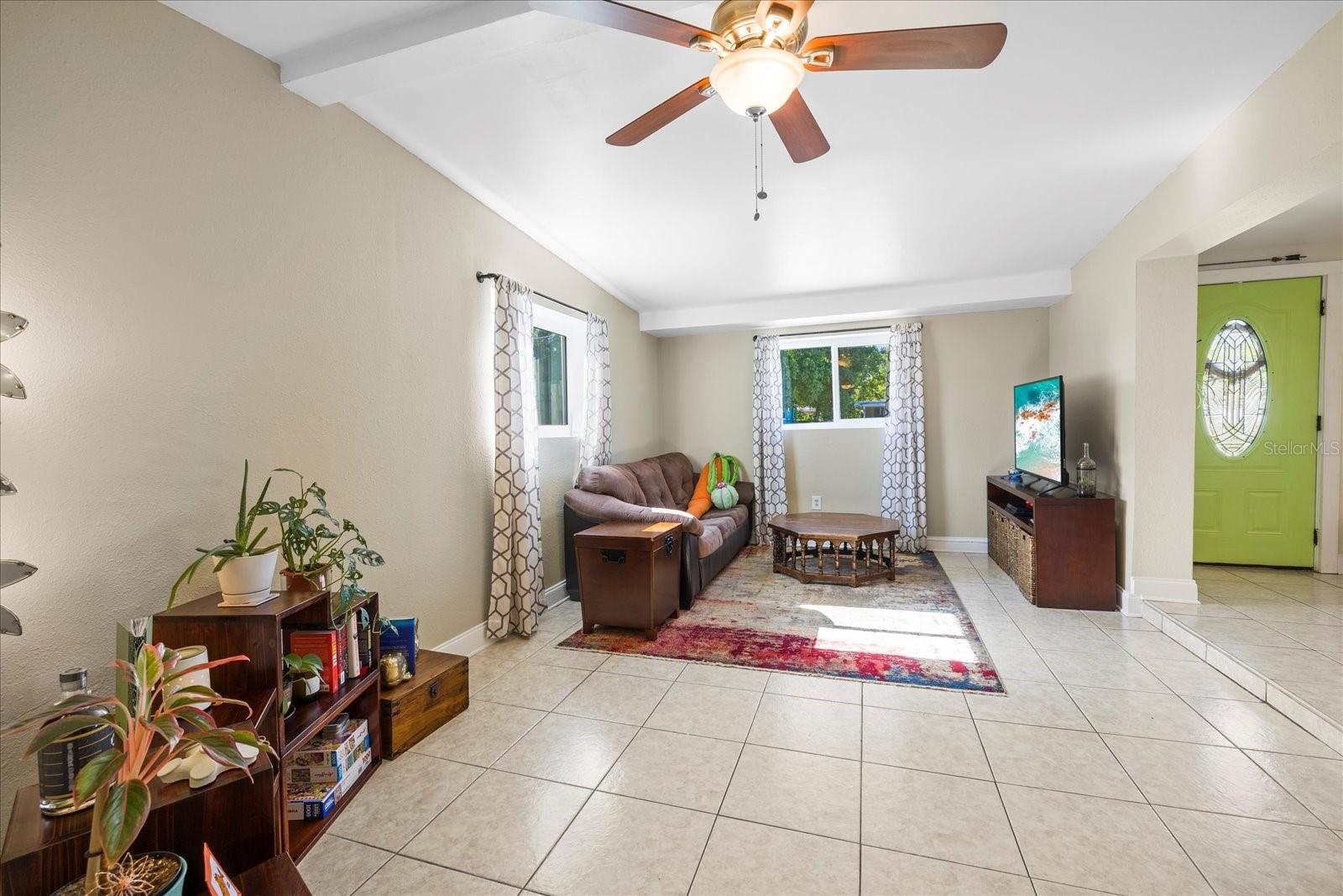 4015 W FAIRVIEW HTS