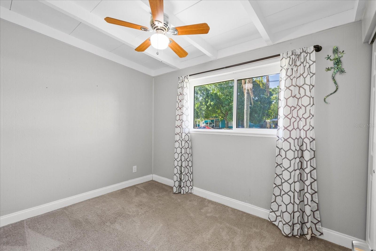 4015 W FAIRVIEW HTS