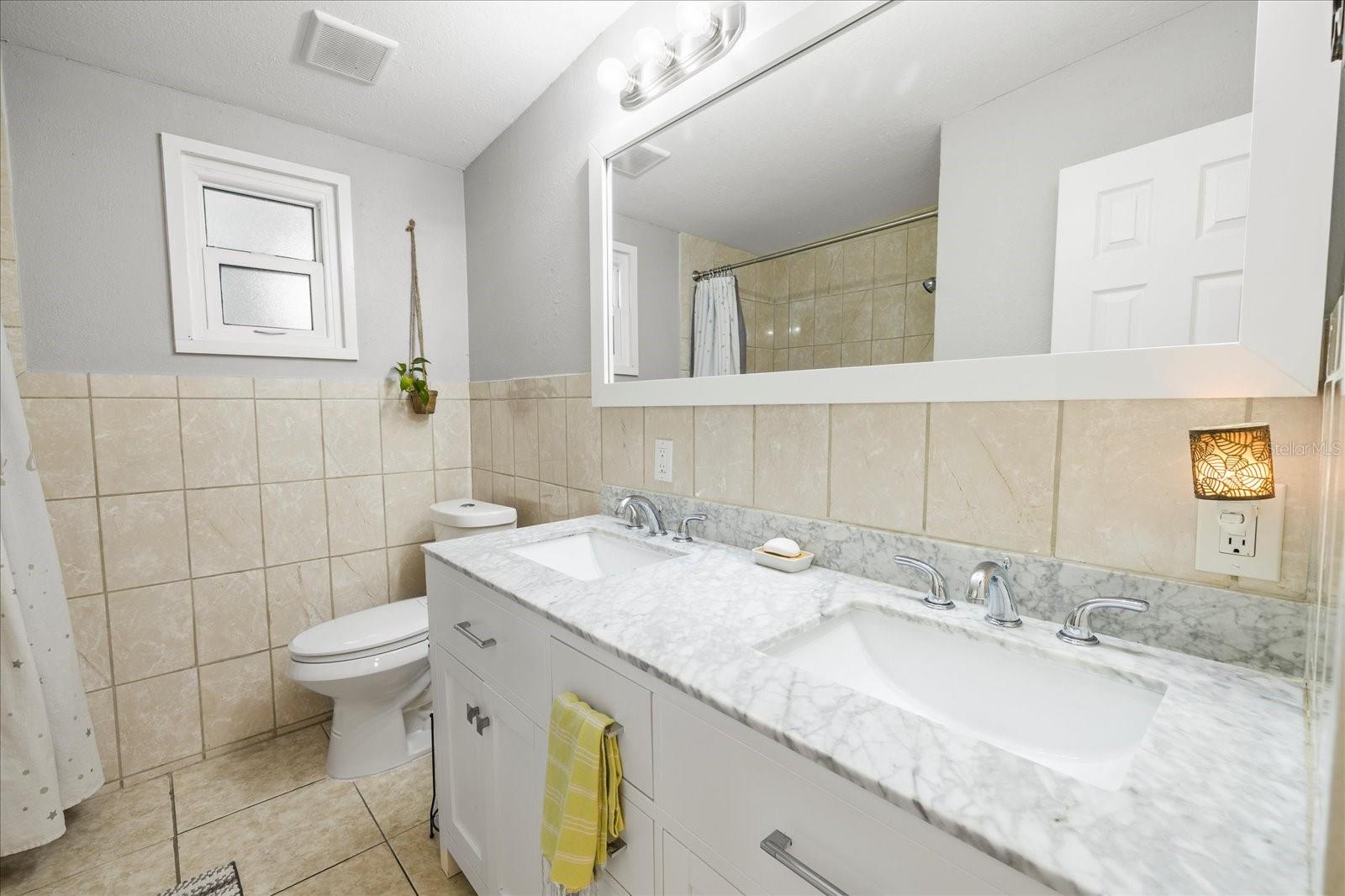 4015 W FAIRVIEW HTS