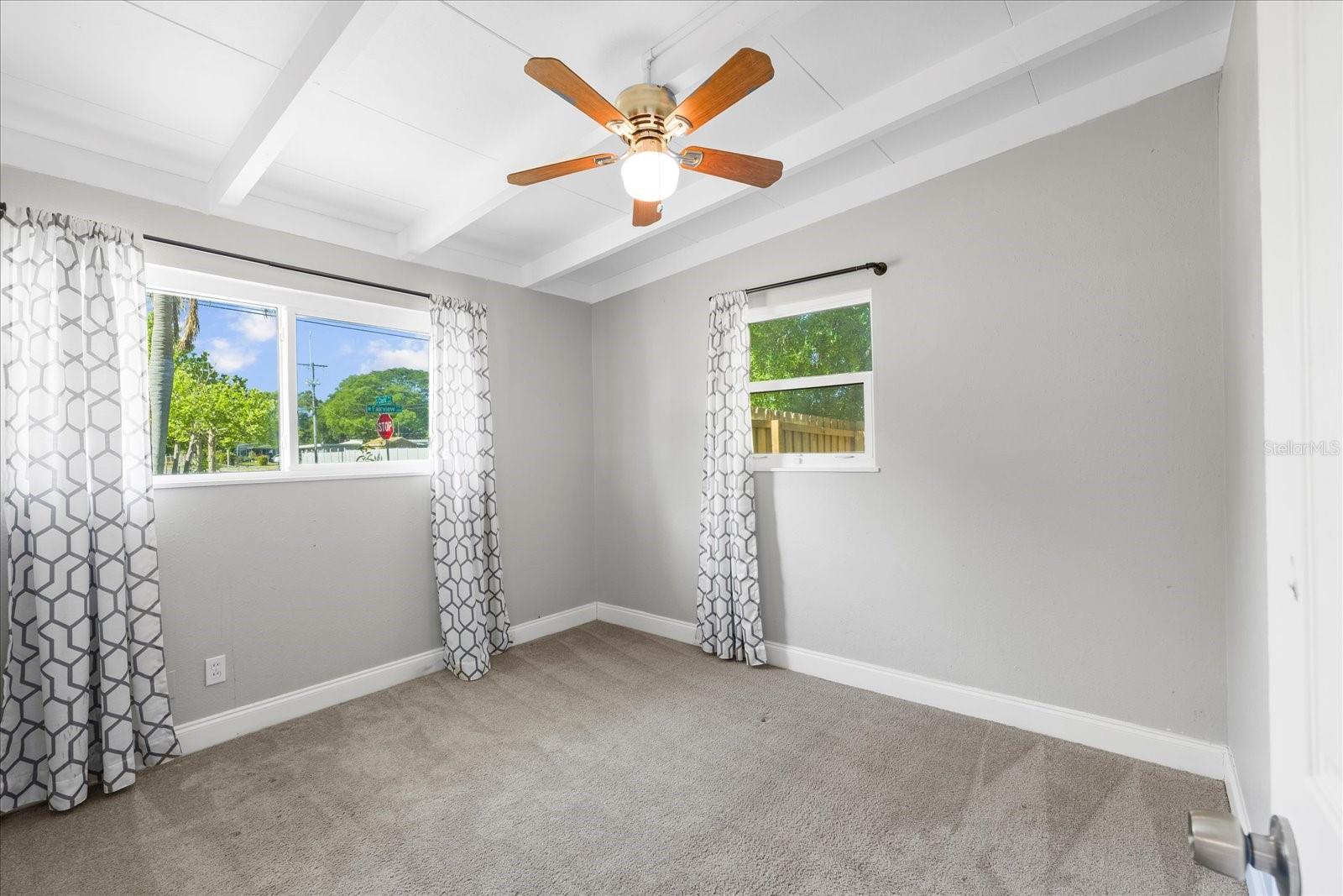 4015 W FAIRVIEW HTS