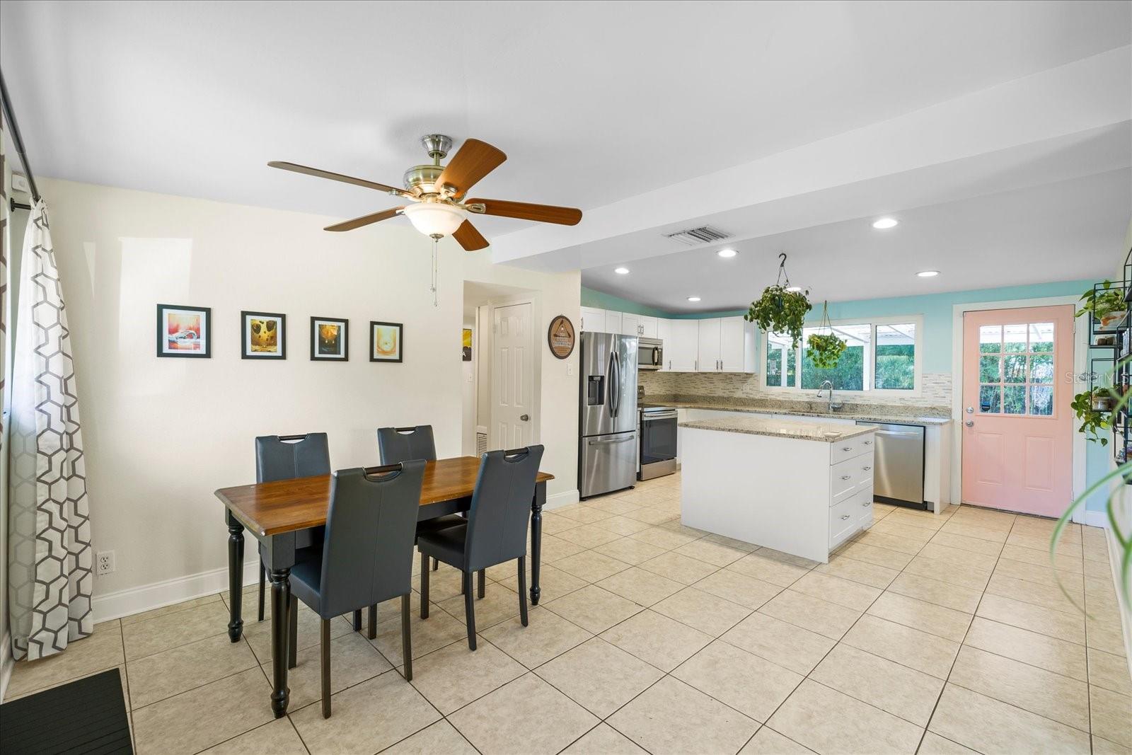 4015 W FAIRVIEW HTS