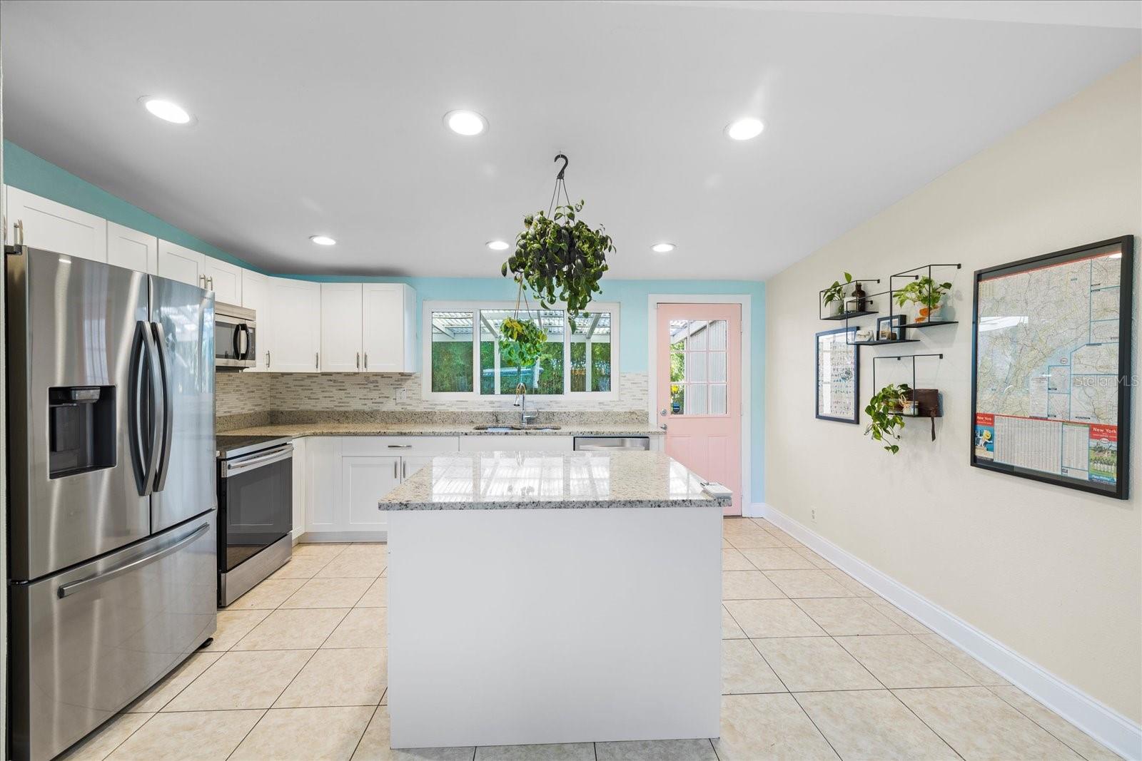 4015 W FAIRVIEW HTS