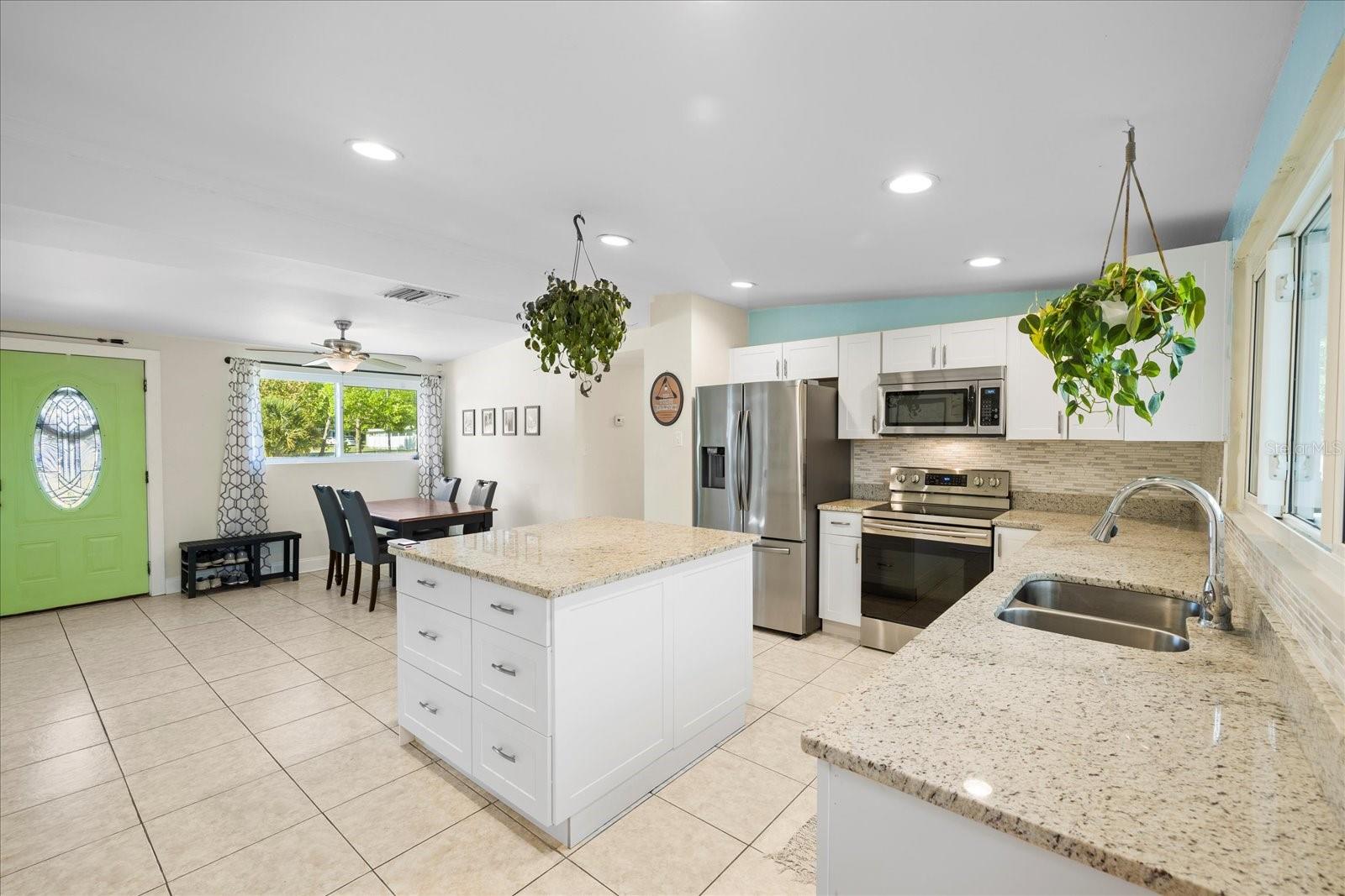 4015 W FAIRVIEW HTS