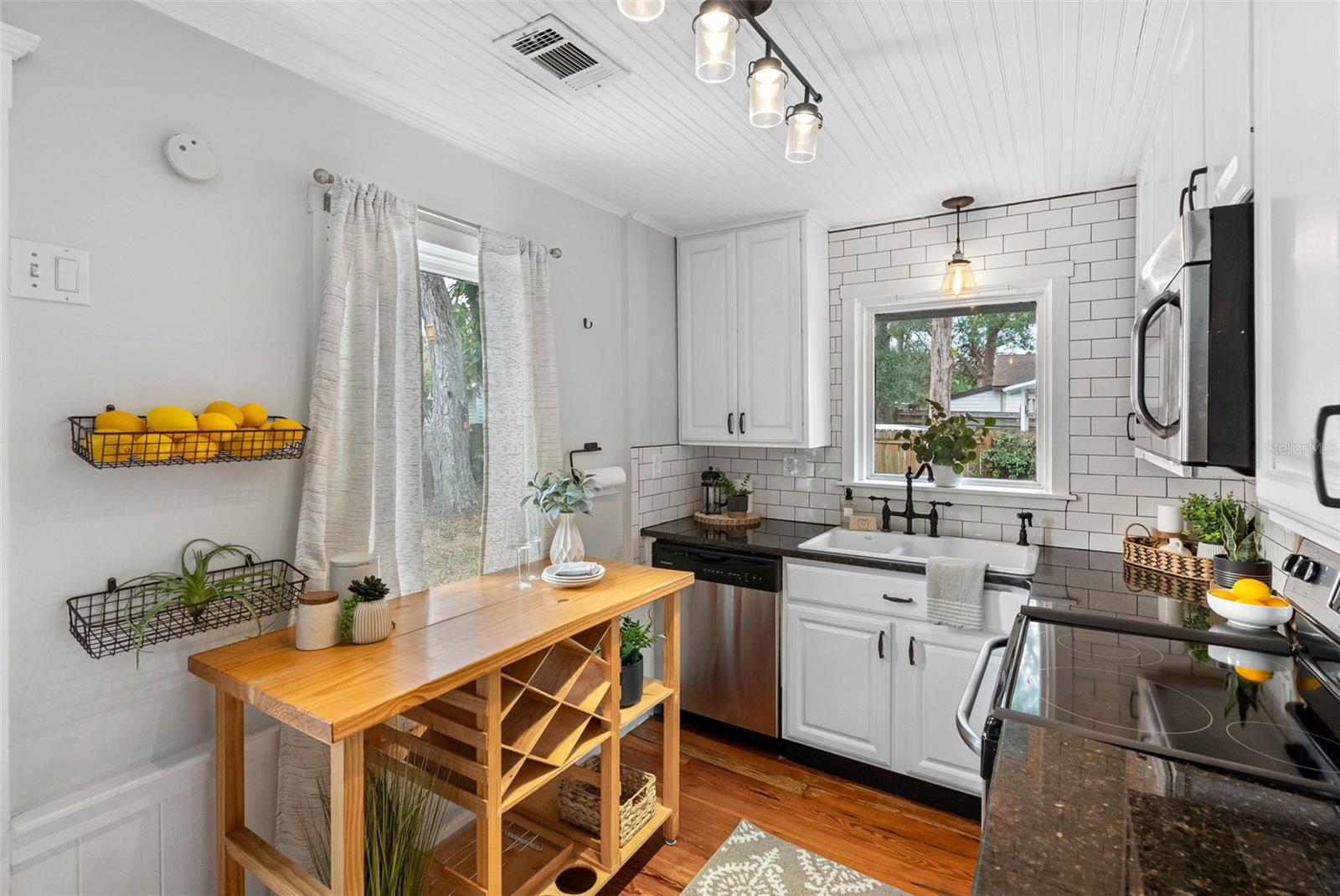 120 W HIAWATHA ST
