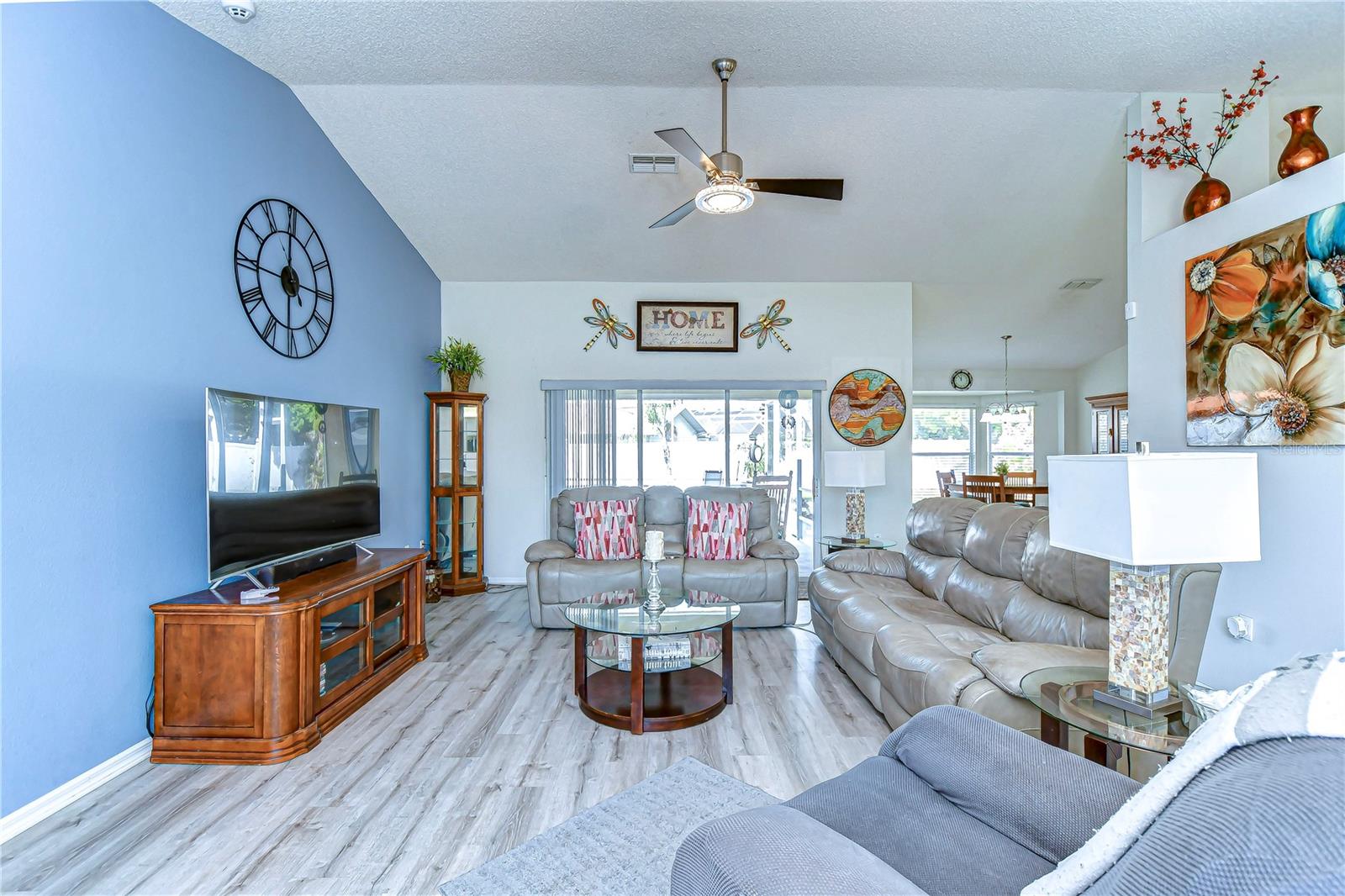 4365 LAS PALMAS AVE