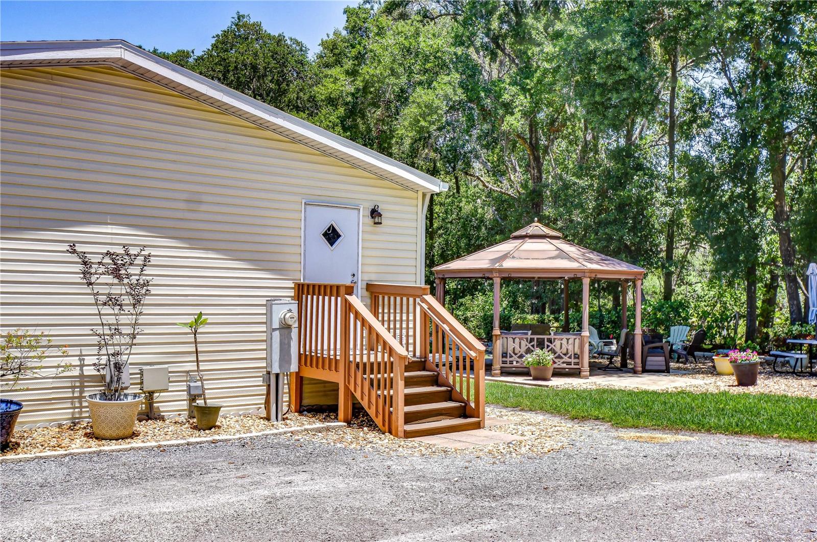 8342 FUSSELL DR