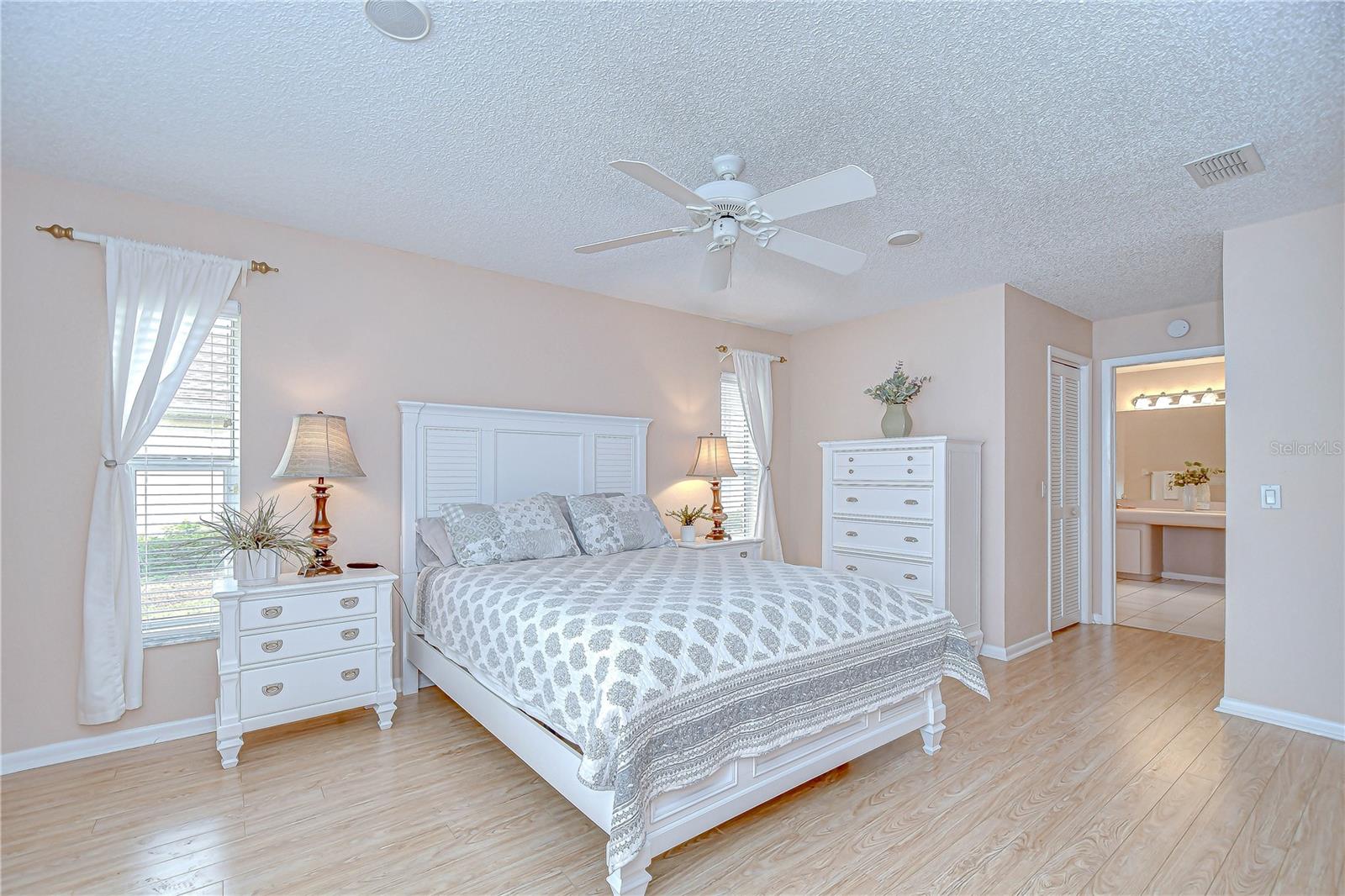 4368 LAS PALMAS AVE
