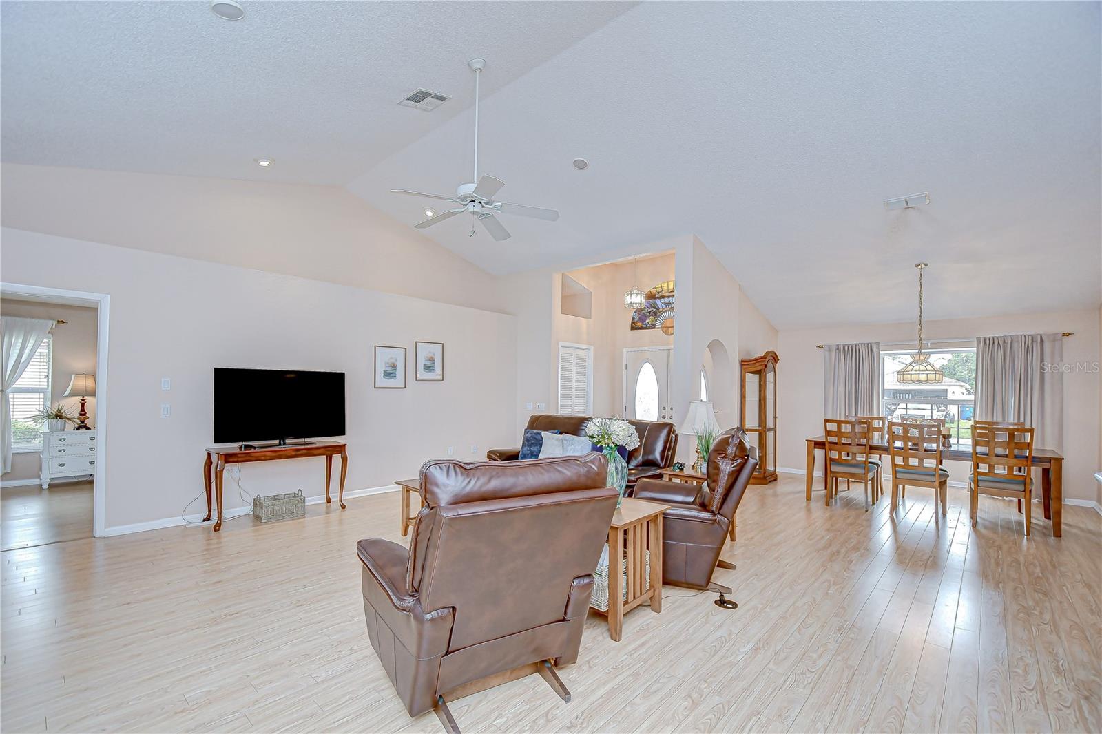 4368 LAS PALMAS AVE