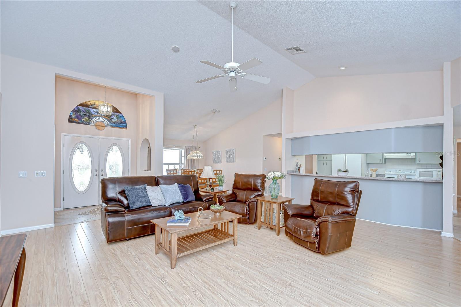 4368 LAS PALMAS AVE