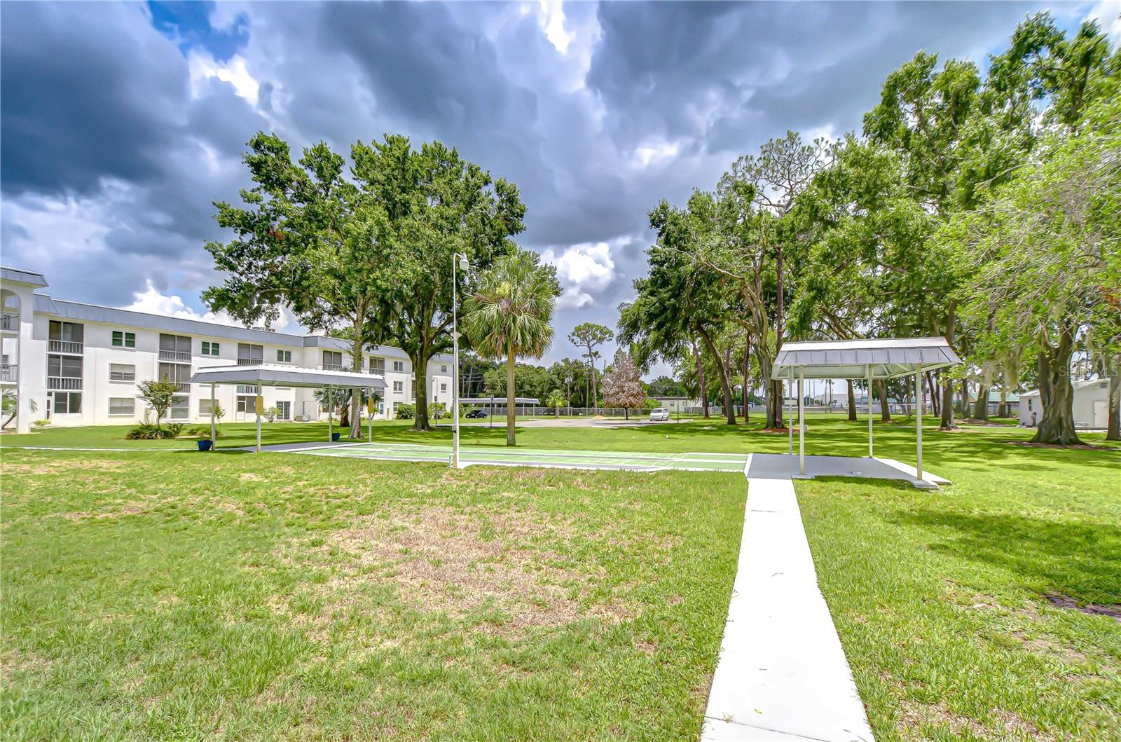 4801 AIRPORT RD #211