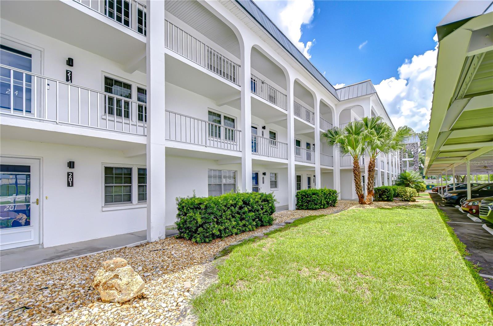 4801 AIRPORT RD #211