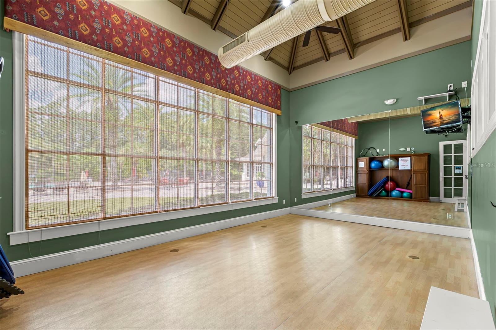 19315 FALCON CREST BLVD