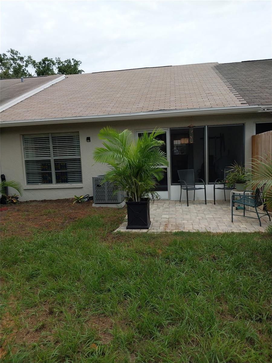 1147 DOVER CT
