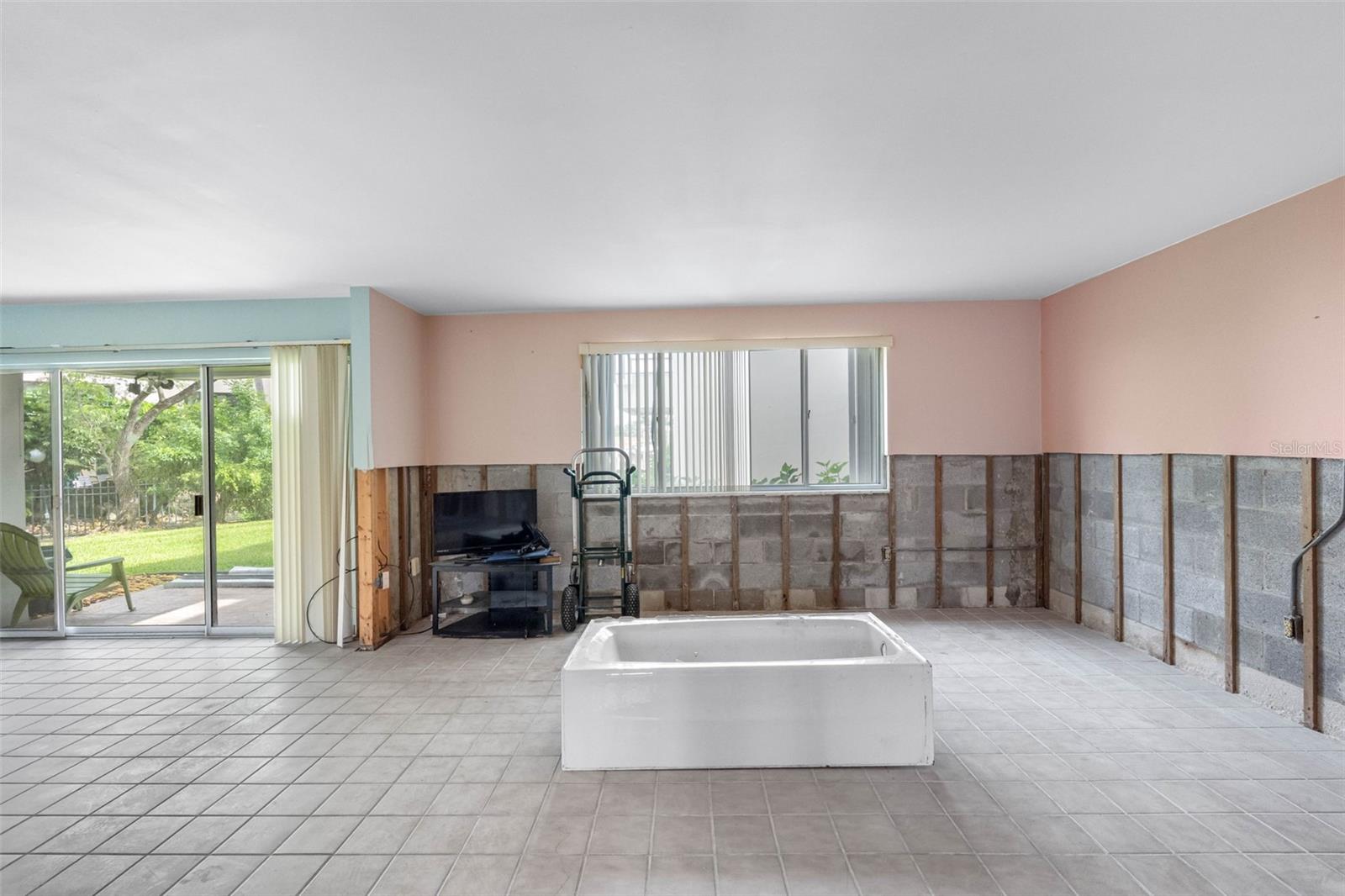 311 ISLAND WAY #104