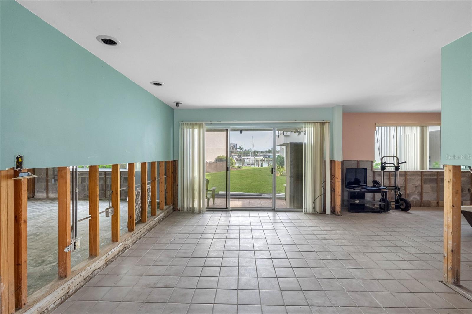 311 ISLAND WAY #104
