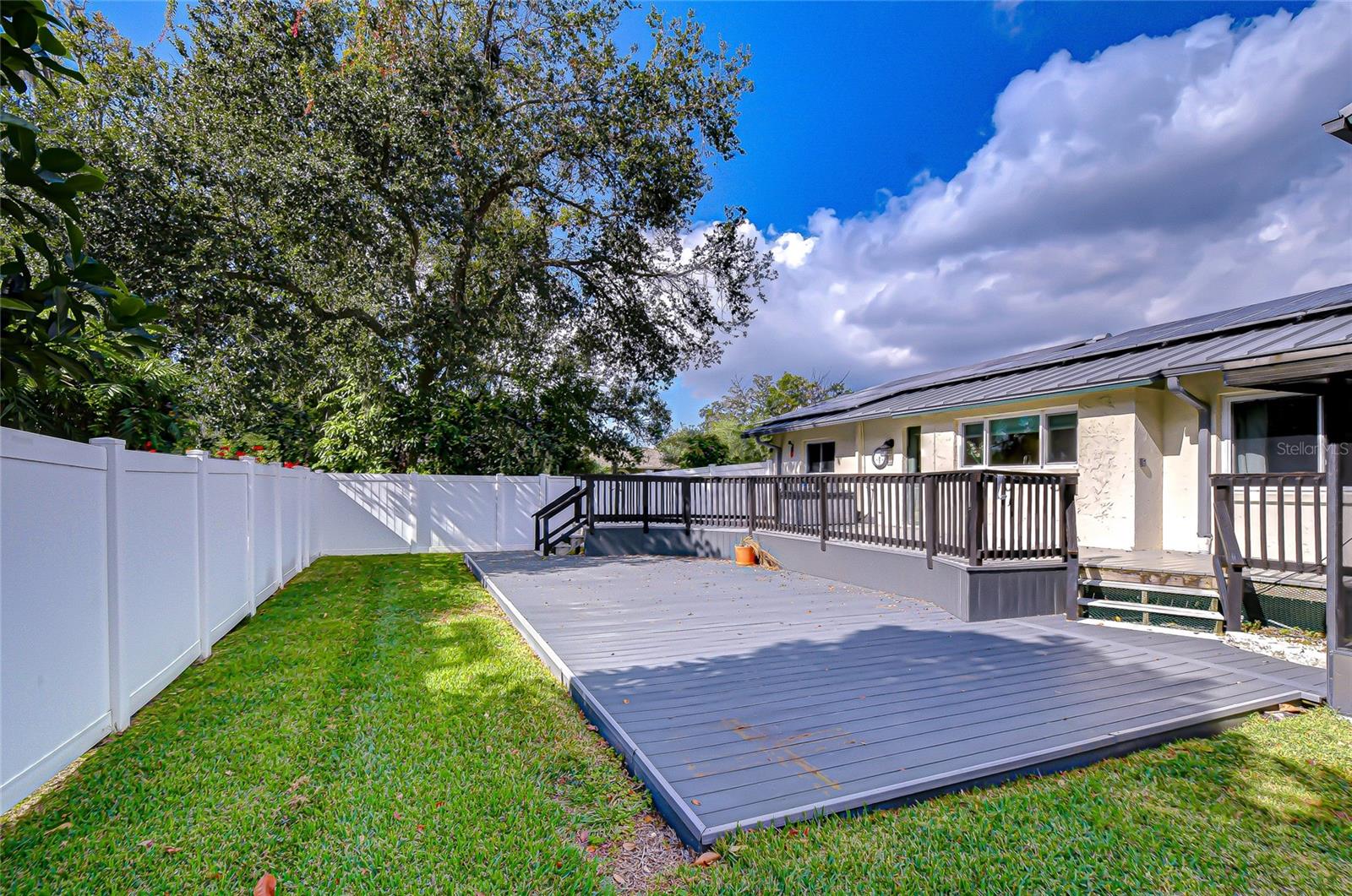 309 BLOOMINGFIELD DR