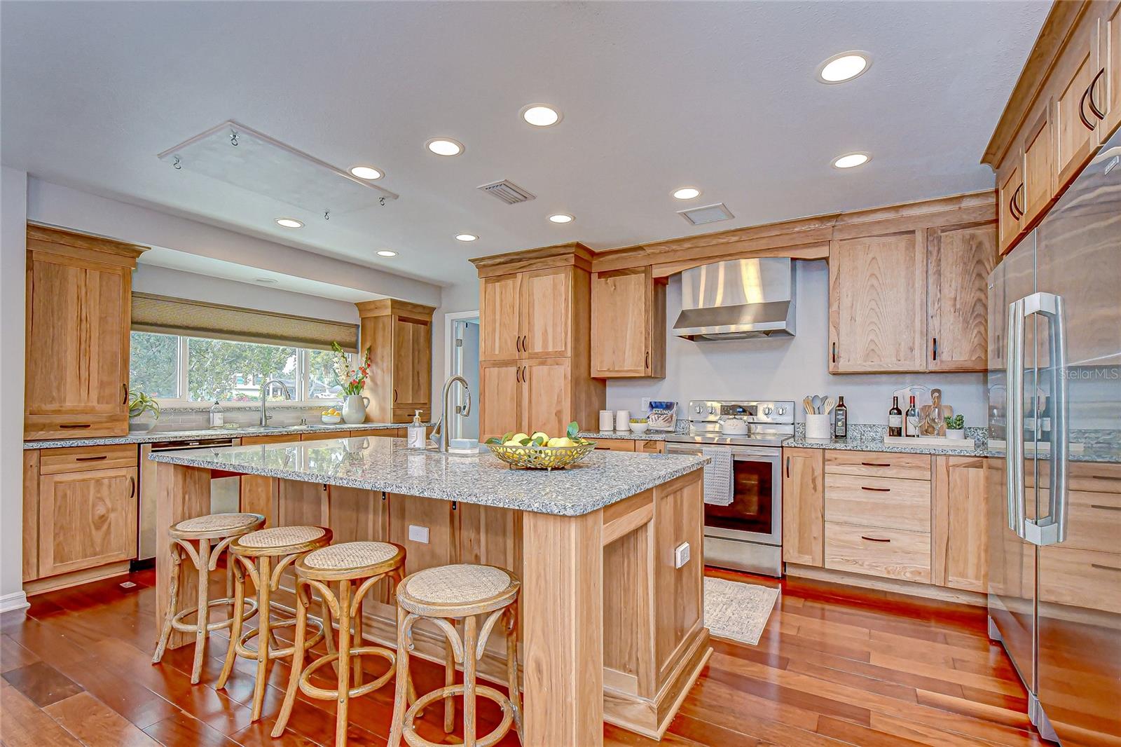 309 BLOOMINGFIELD DR