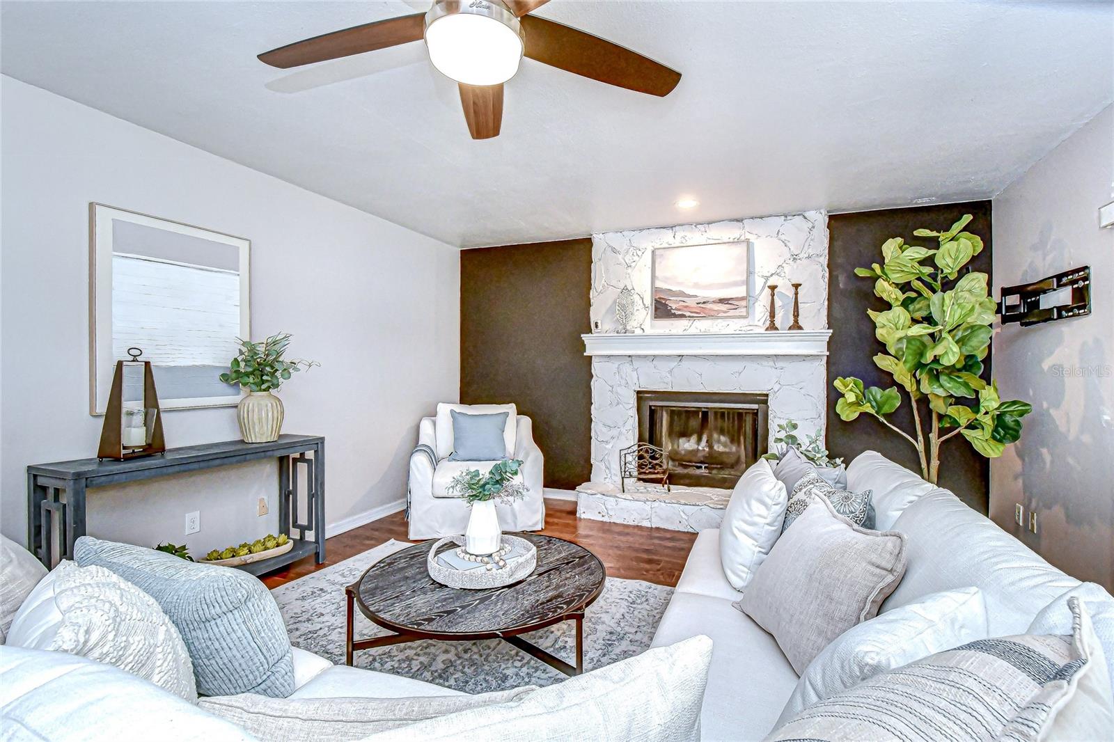 309 BLOOMINGFIELD DR