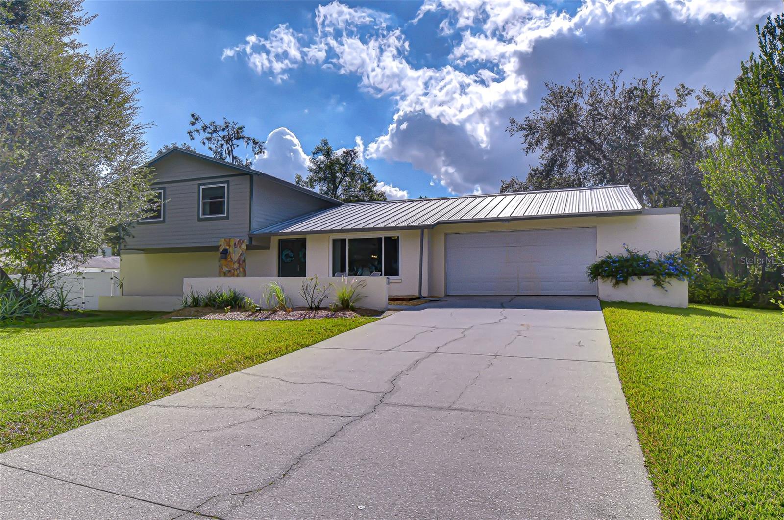 309 BLOOMINGFIELD DR