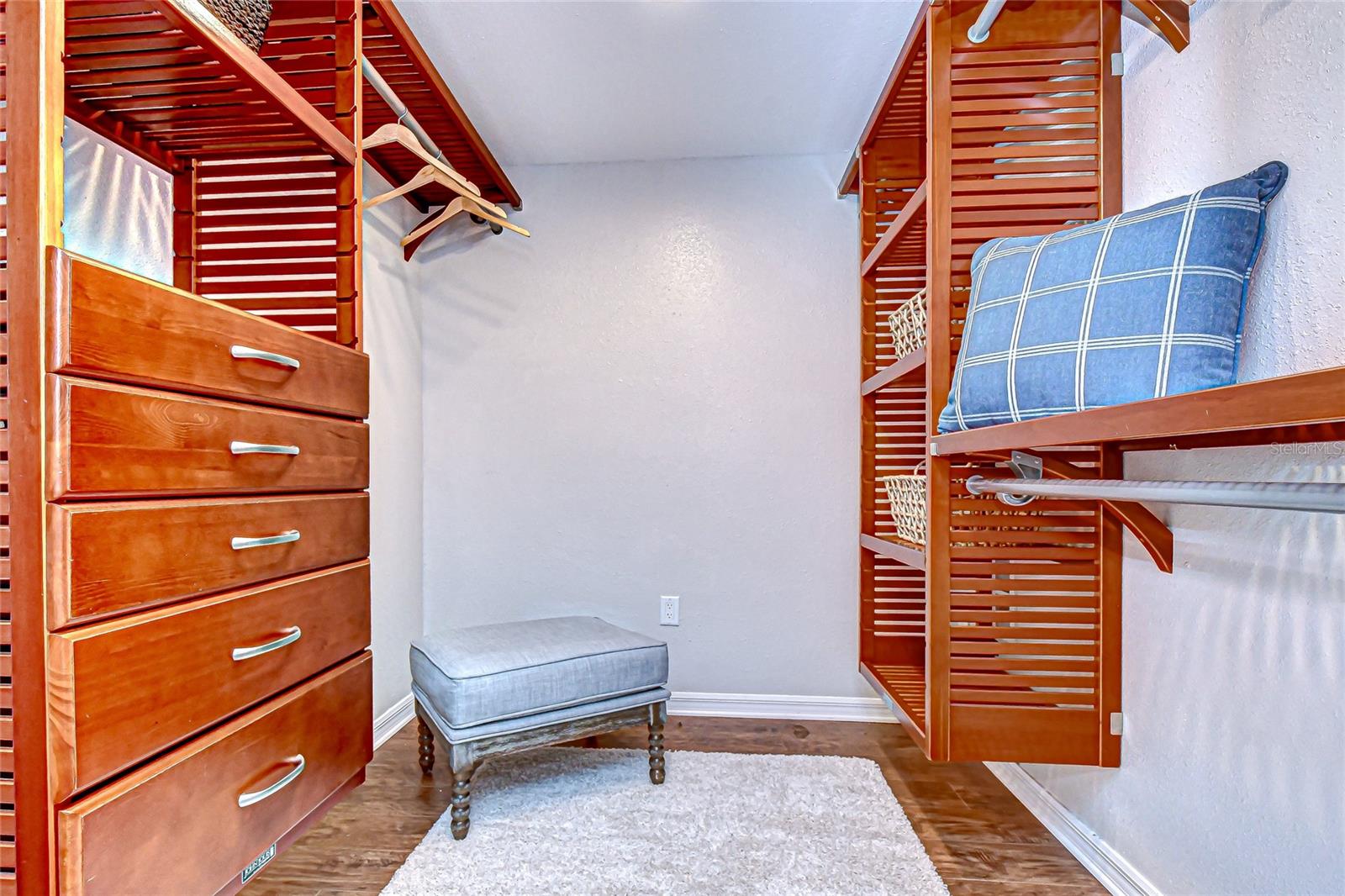 309 BLOOMINGFIELD DR