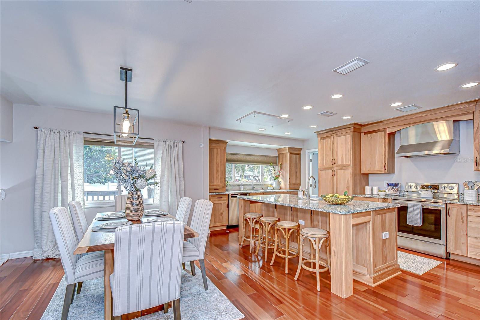 309 BLOOMINGFIELD DR