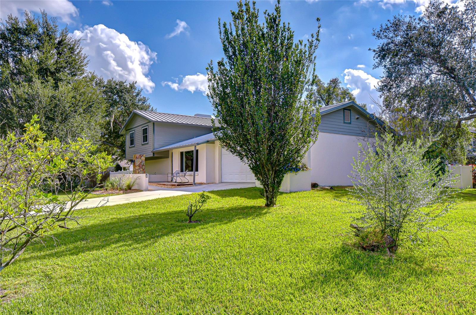 309 BLOOMINGFIELD DR