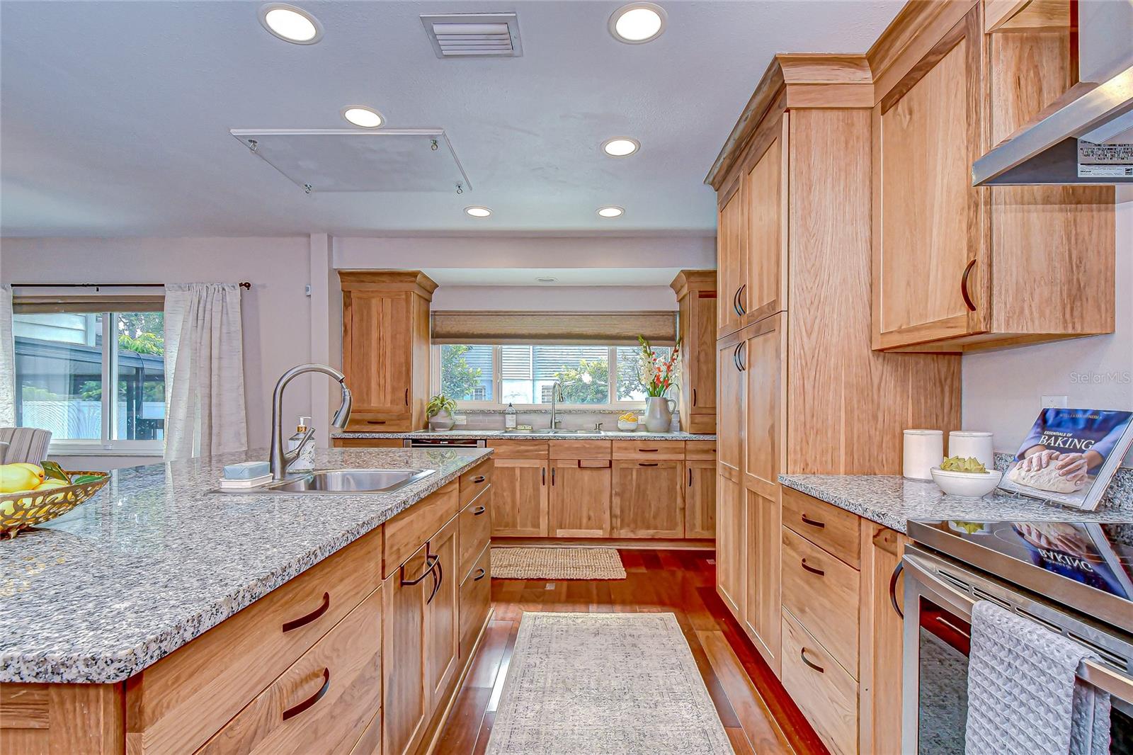 309 BLOOMINGFIELD DR