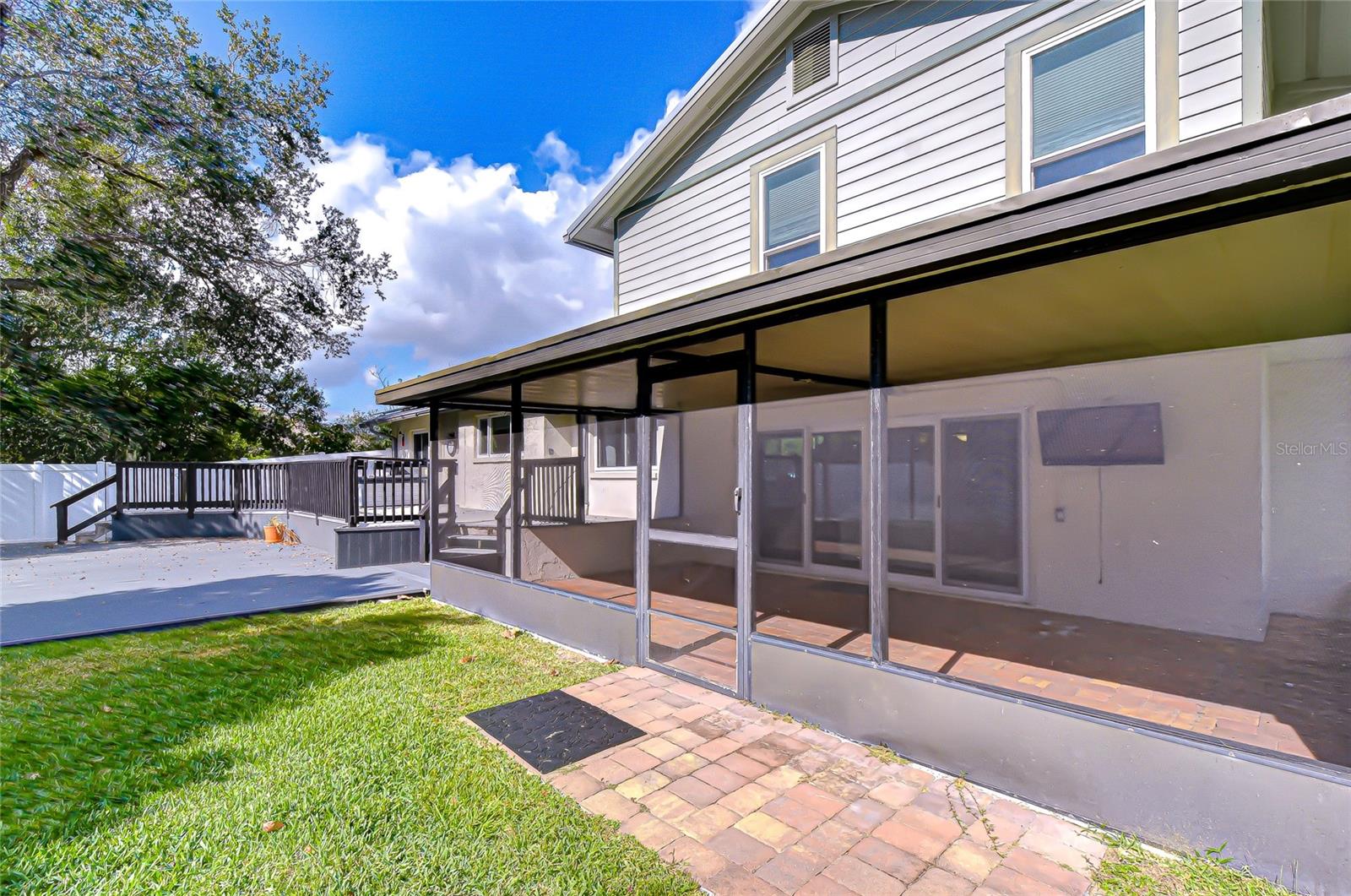 309 BLOOMINGFIELD DR