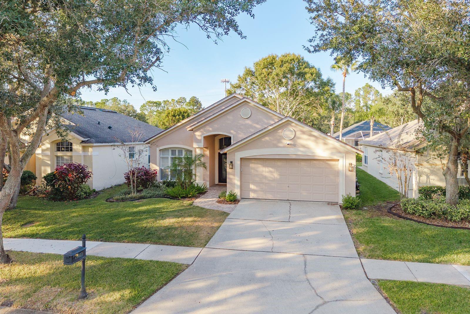 11811 EASTHAMPTON DR
