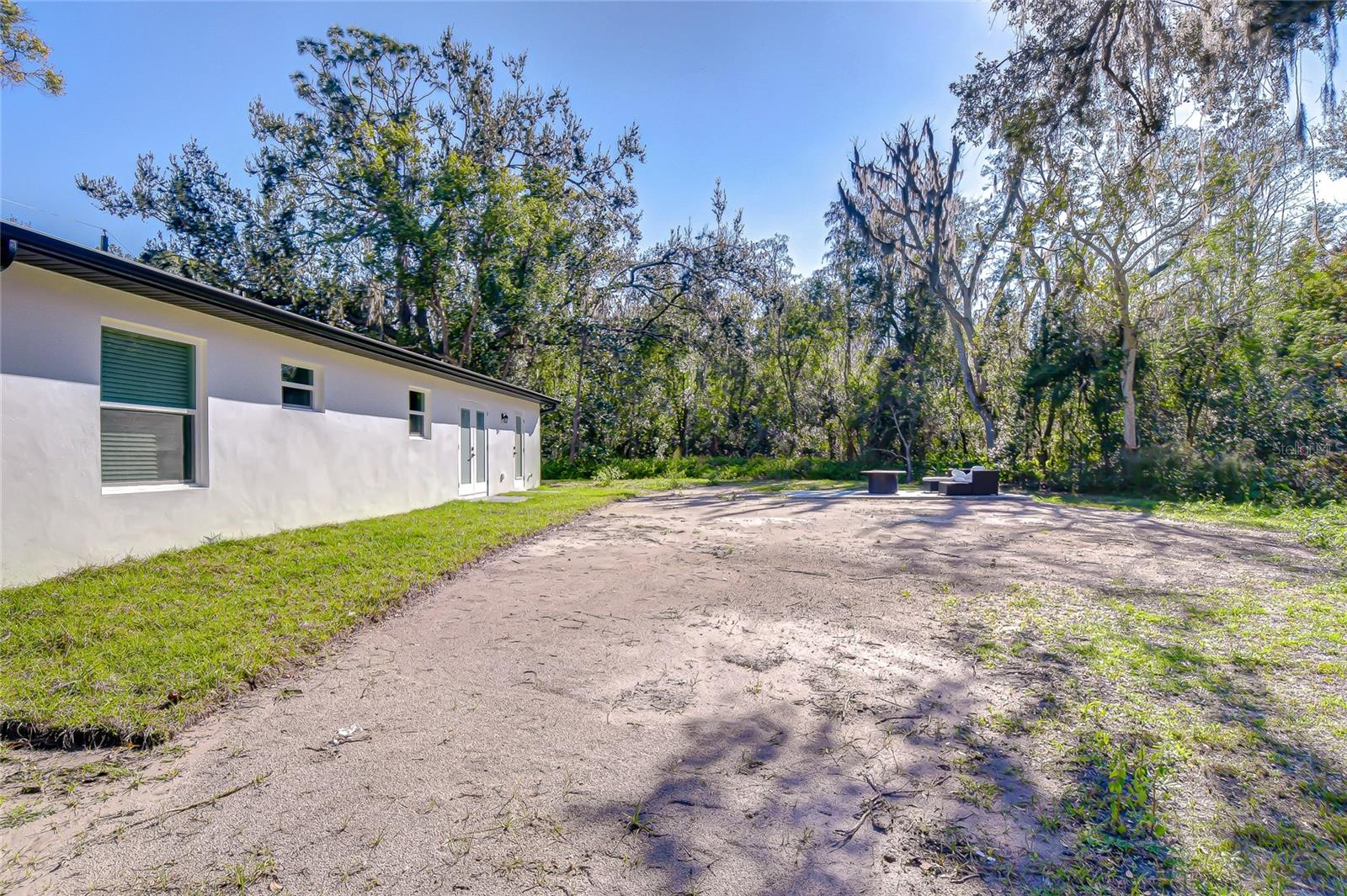 909 LAKE CHARLES CIR