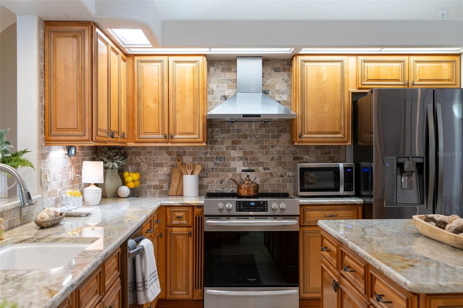 19321 WIND DANCER ST