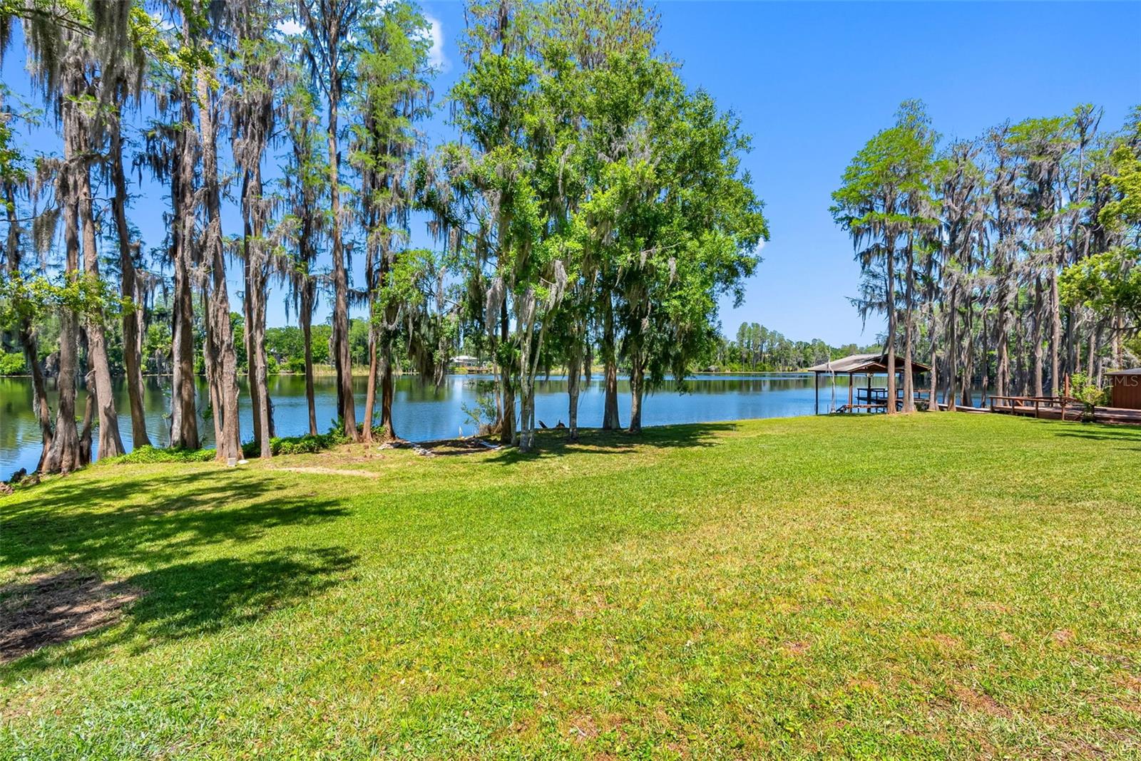 304 LAKE KELL CT