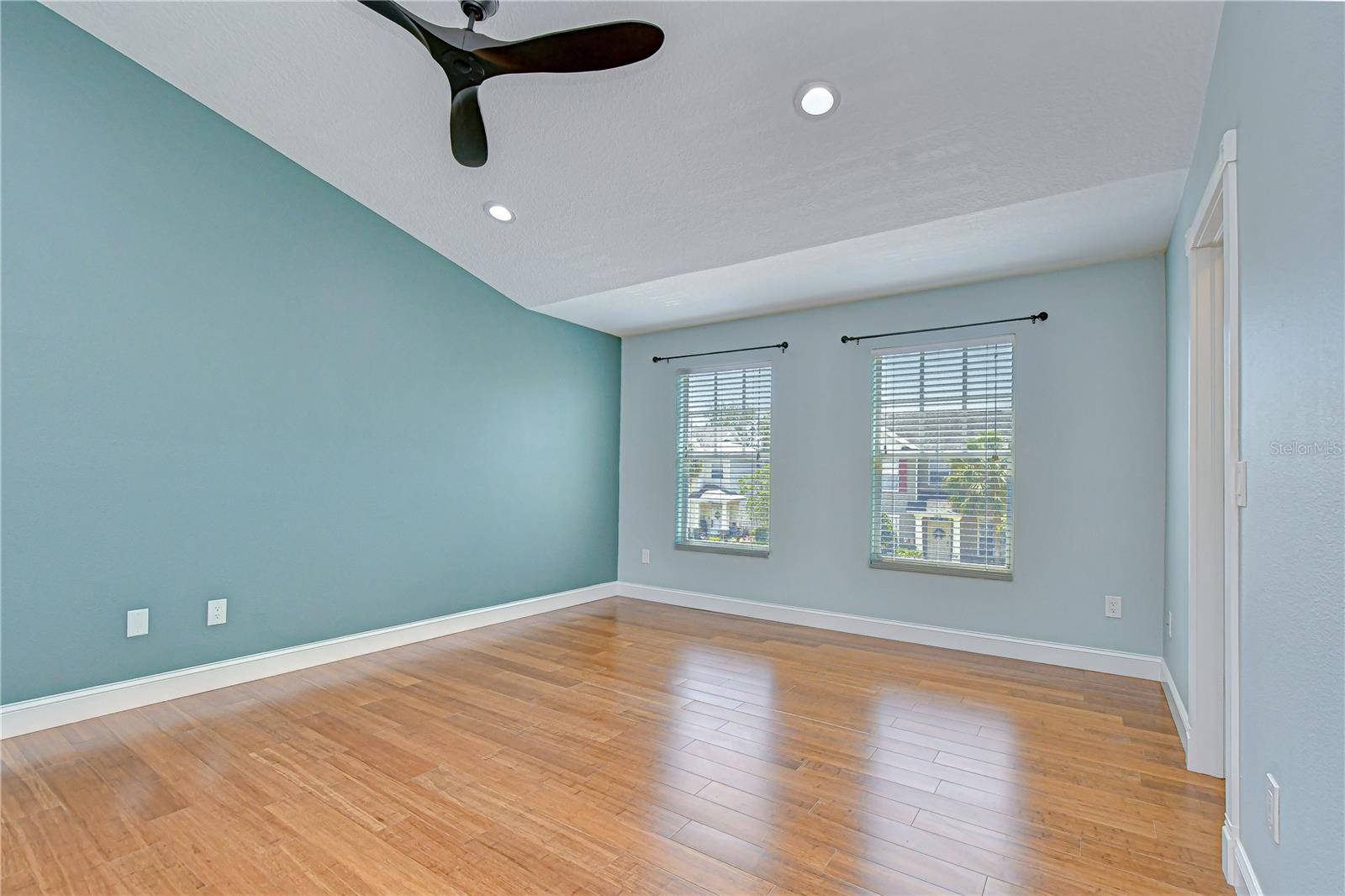 12473 COUNTRY WHITE CIR