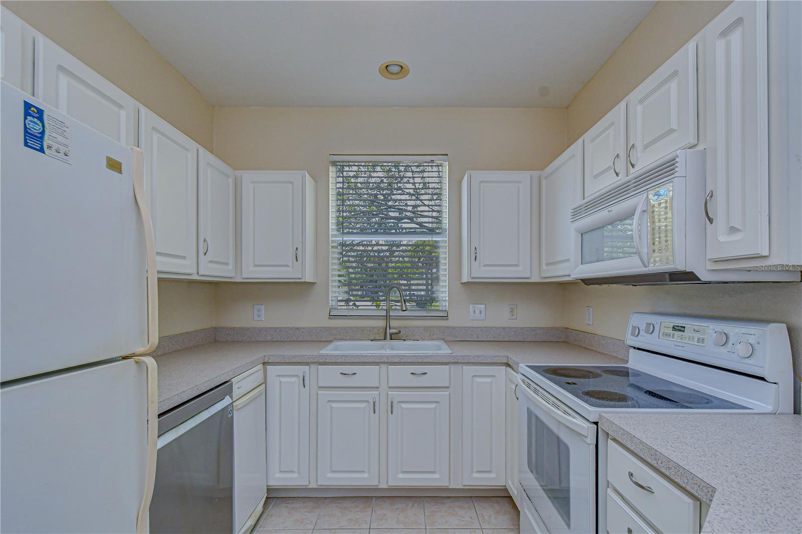 12473 COUNTRY WHITE CIR