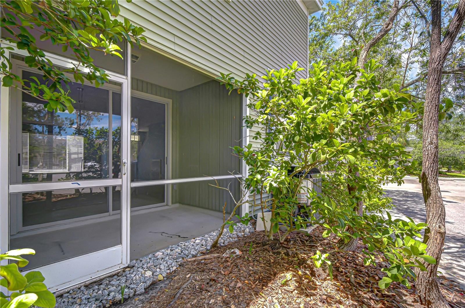 12473 COUNTRY WHITE CIR