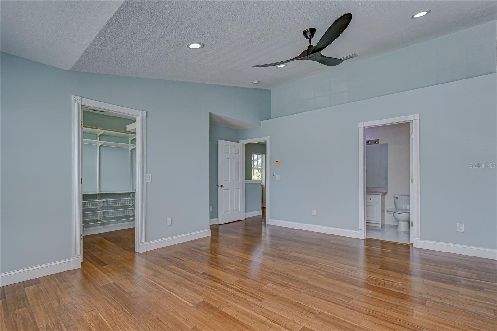 12473 COUNTRY WHITE CIR