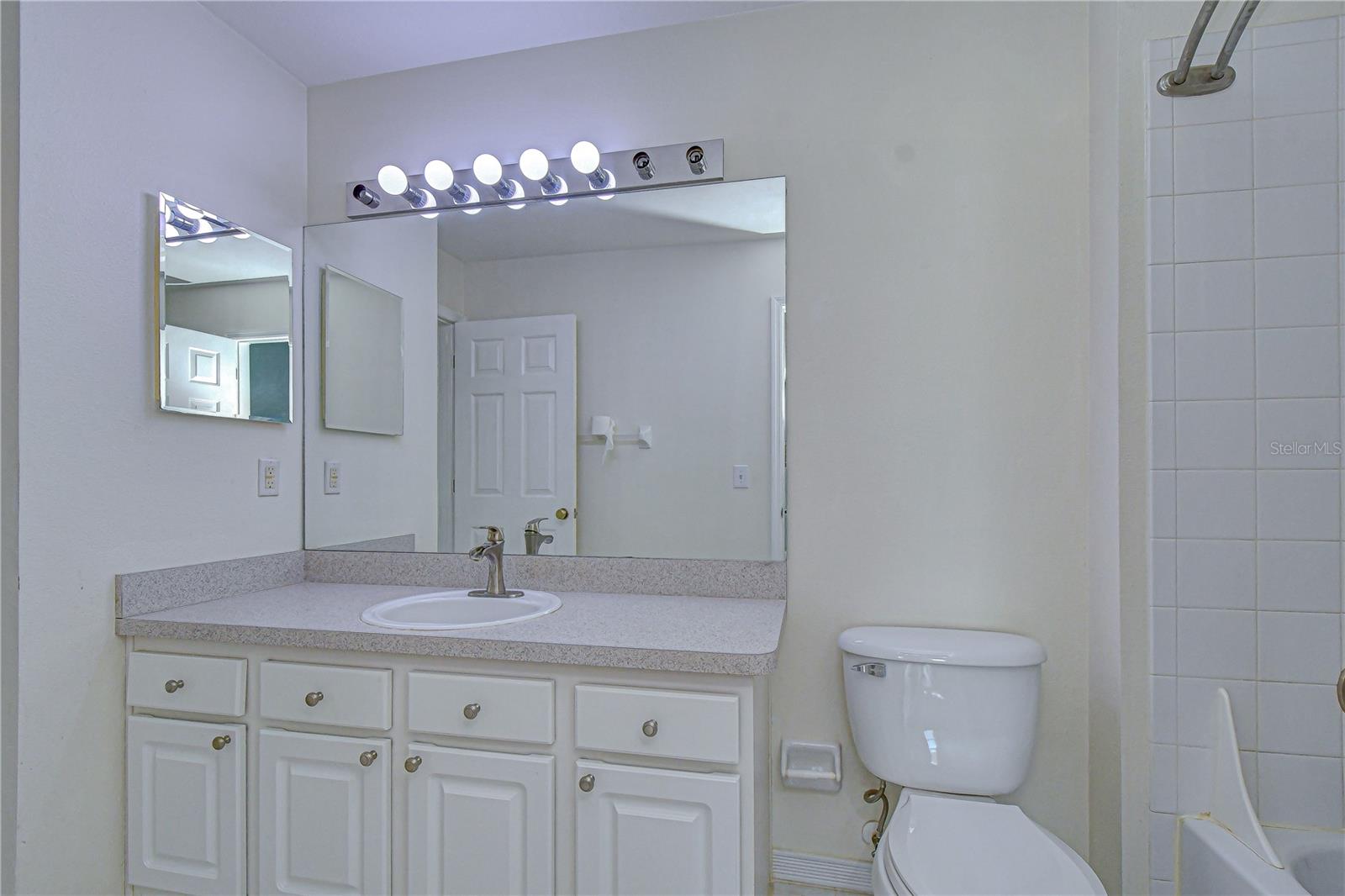 12473 COUNTRY WHITE CIR