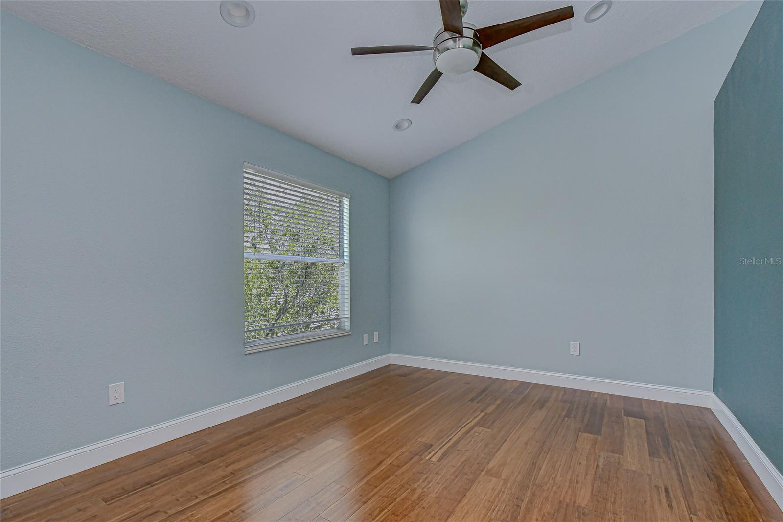 12473 COUNTRY WHITE CIR