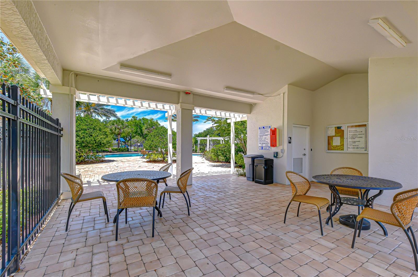 12473 COUNTRY WHITE CIR