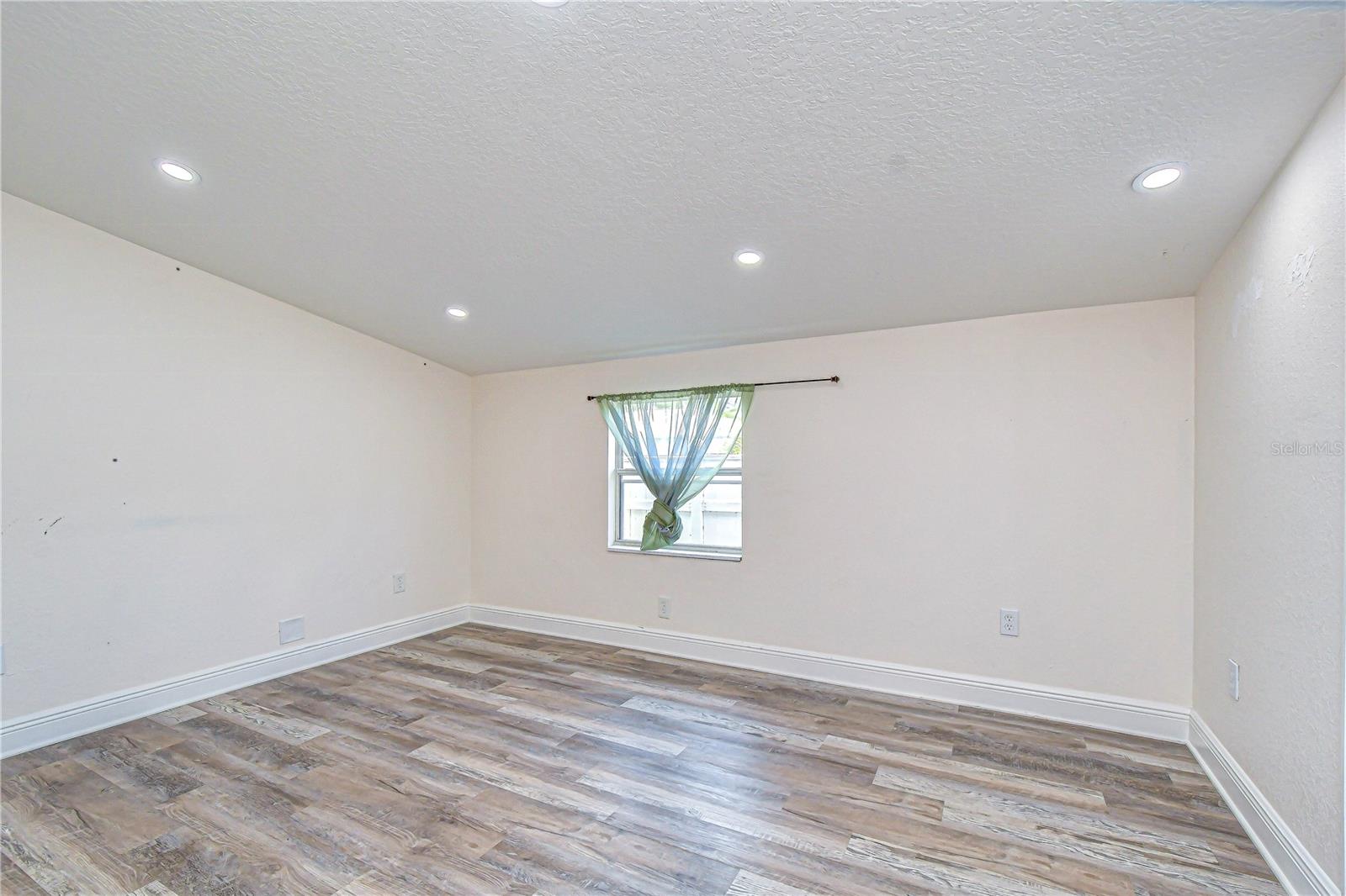 2933 56TH AVE N