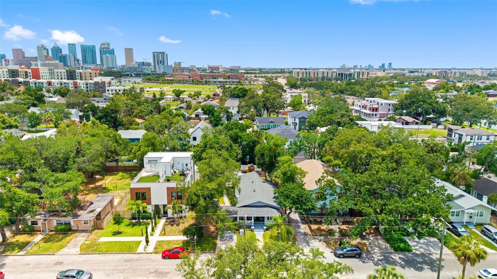 414 W AMELIA AVE