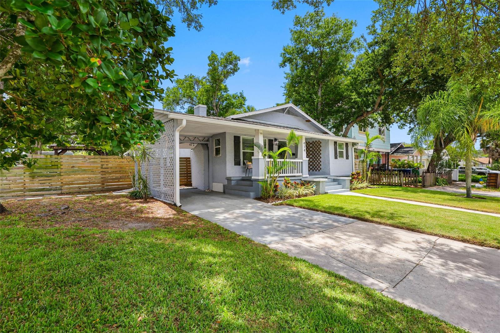 414 W AMELIA AVE
