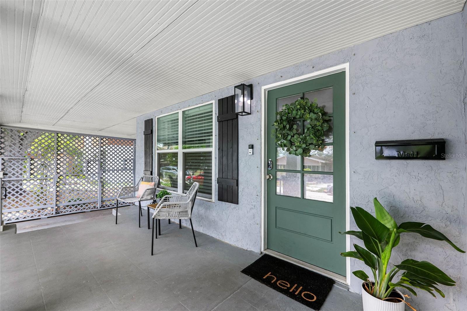 414 W AMELIA AVE