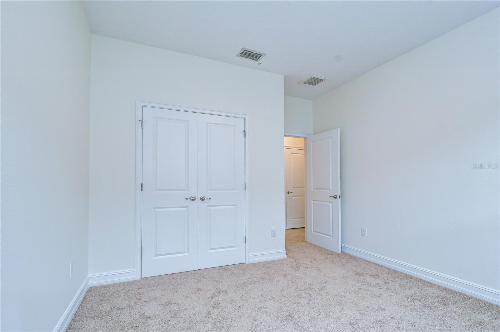 4749 ROLLING GREEN DR