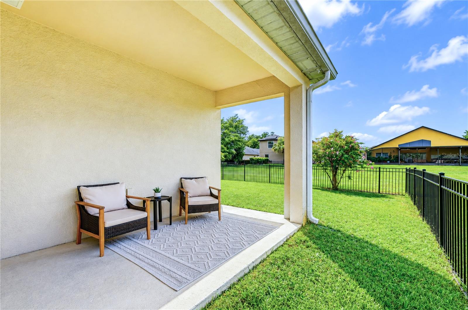 4749 ROLLING GREEN DR